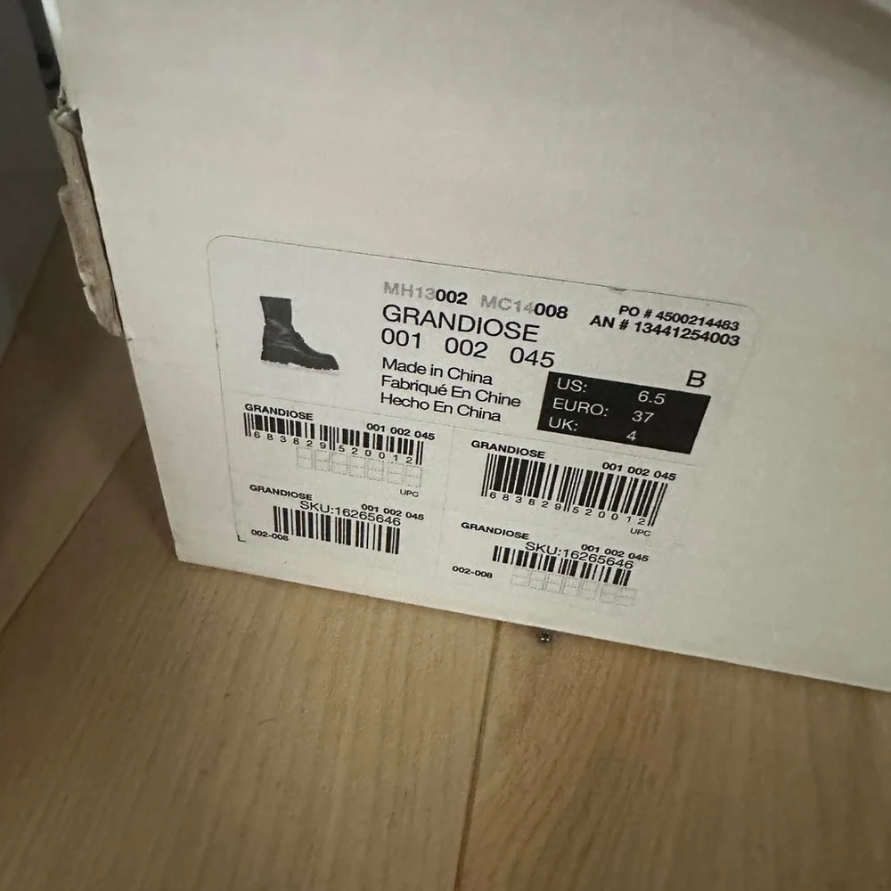 ALDO Grandiose Boots – Sleek Black Platform with Chain Detail - Picture 2 of 8